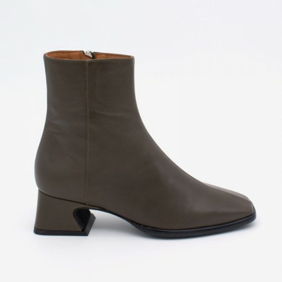 ANGEL ALARCON Masha - Comfortable Leather Woman Booties With Low Heel | Last Units