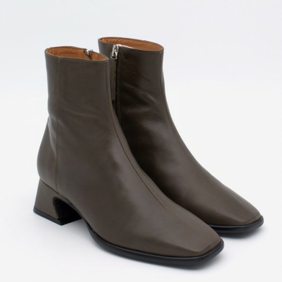 ANGEL ALARCON Masha - Comfortable Leather Woman Booties With Low Heel | Last Units