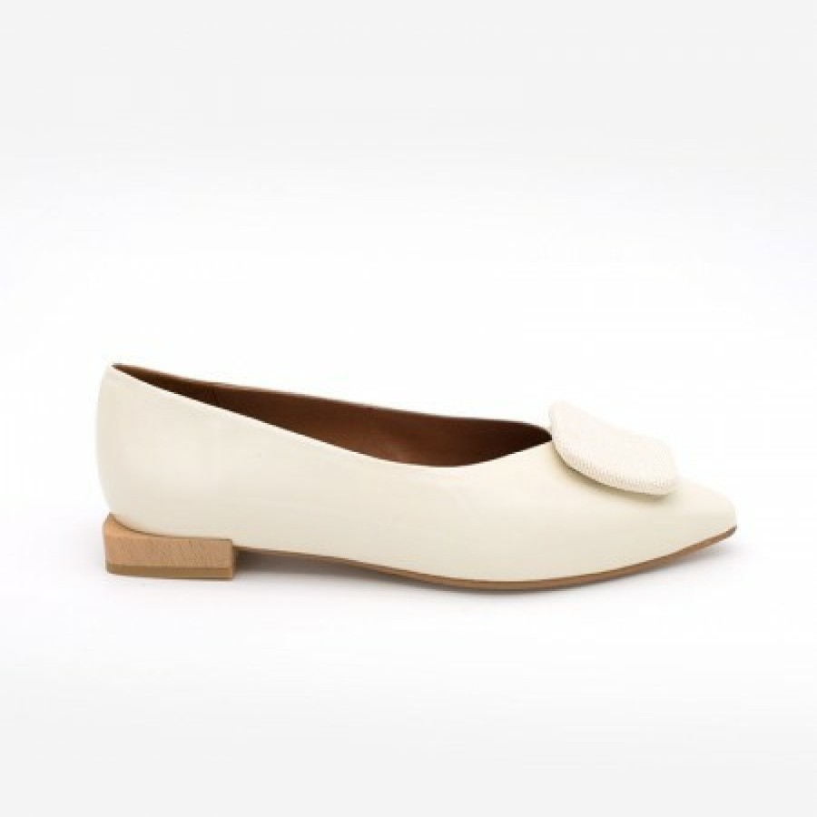 ANGEL ALARCON Thelma - Shinny Leather Flats With Raffia Ornament | Spring - Summer - Ss
