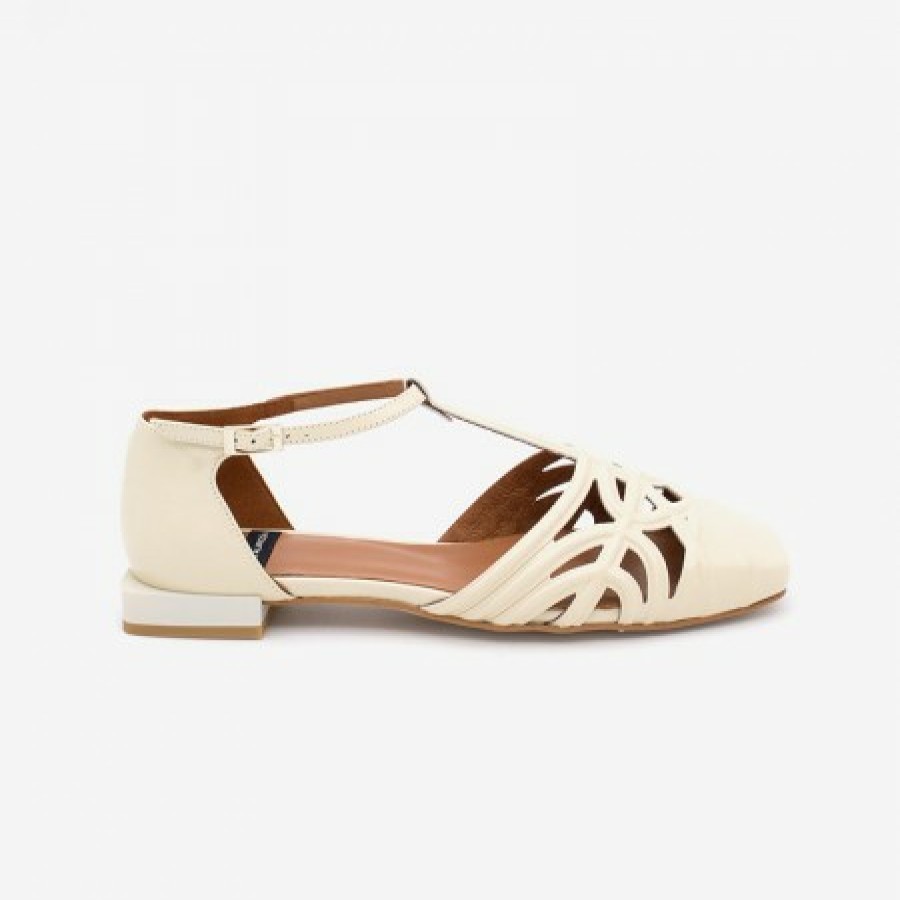 ANGEL ALARCON Tinia - Flat Sandal In Engraved Shiny Leather With Ankle Strap And Heel | Spring - Summer - Ss