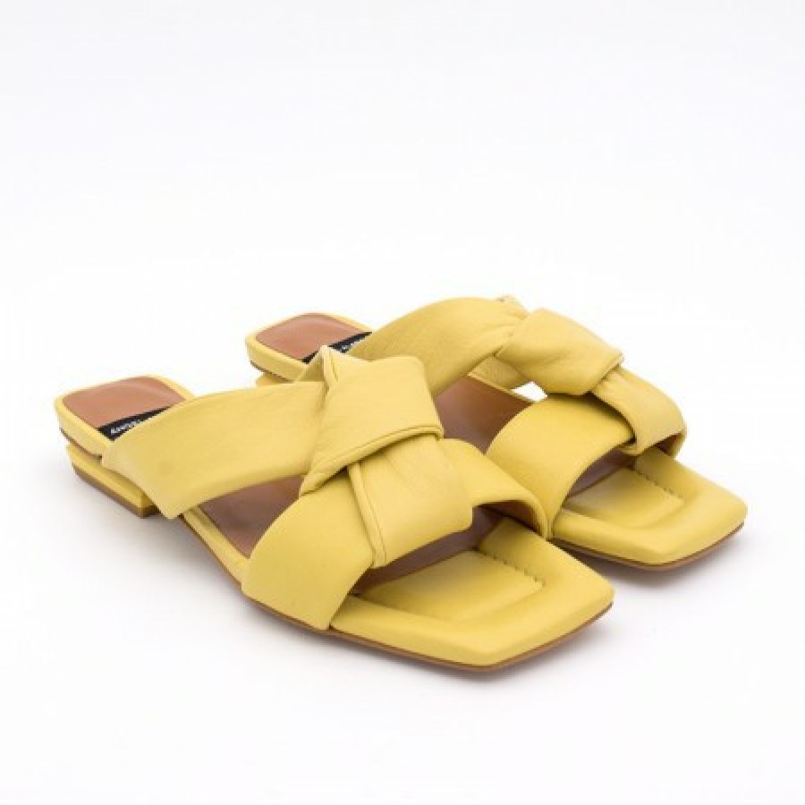 ANGEL ALARCON Amos - Padded Leather Flat Sandals | Last Units