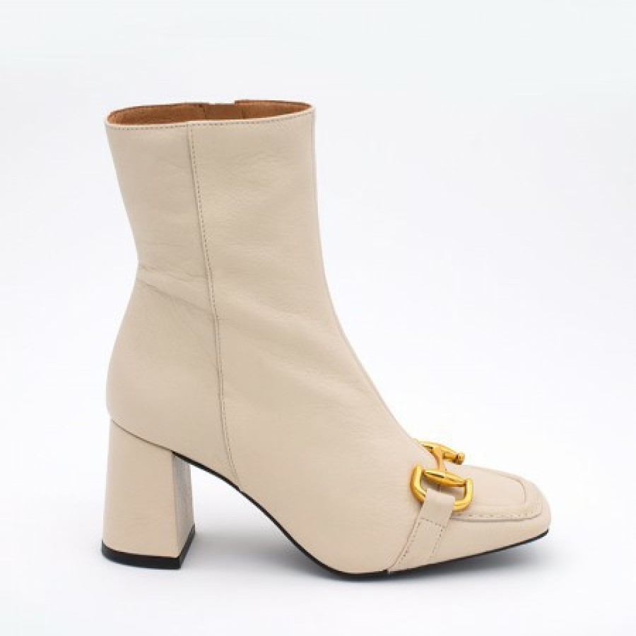 ANGEL ALARCON Pryor - Leather Ankle Boots With A Metallic Ornament | Autumn - Winter - Aw