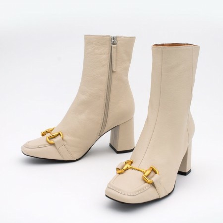 ANGEL ALARCON Pryor - Leather Ankle Boots With A Metallic Ornament | Autumn - Winter - Aw