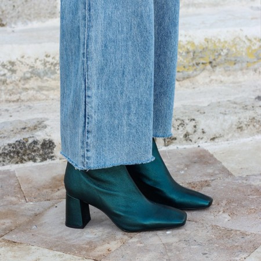 ANGEL ALARCON Lauryn - Leather Ankle Boots With A Metallic Ornament | Autumn - Winter - Aw