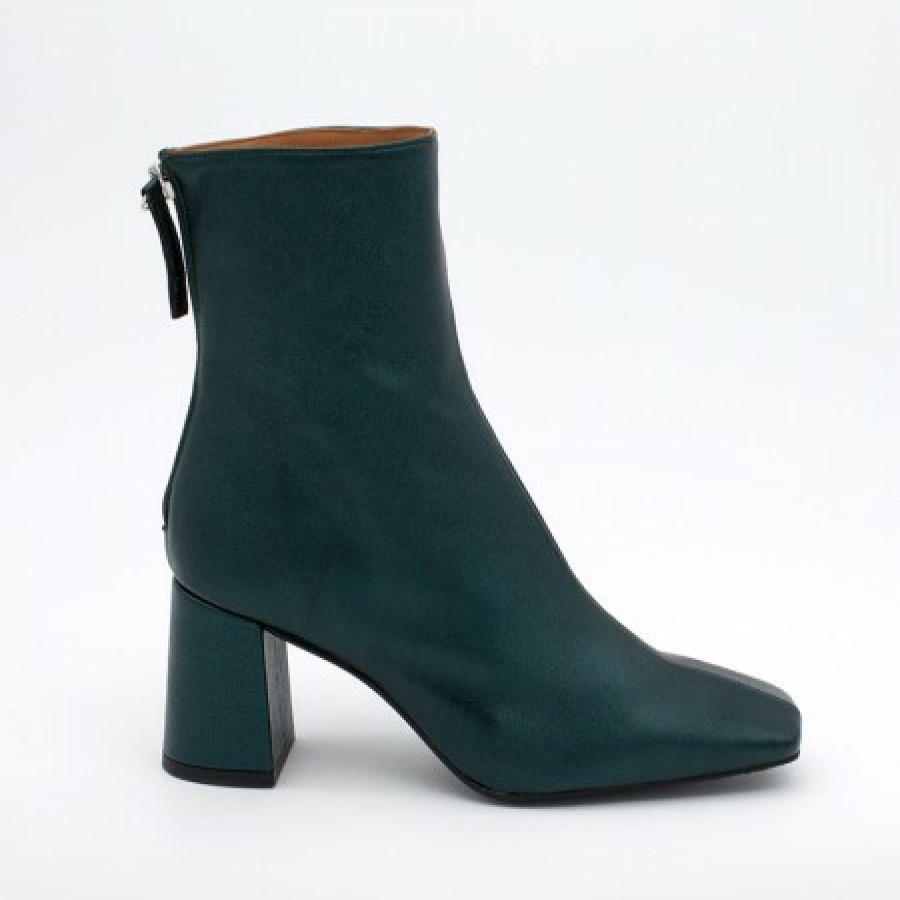 ANGEL ALARCON Lauryn - Leather Ankle Boots With A Metallic Ornament | Autumn - Winter - Aw