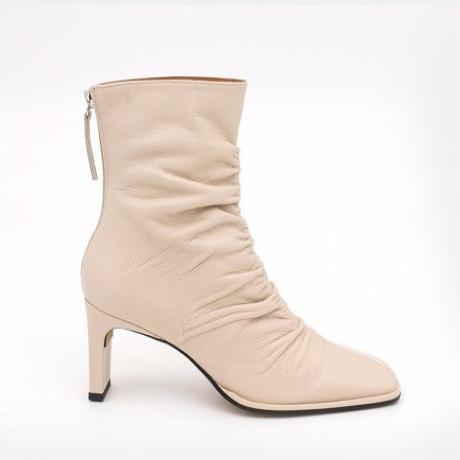 ANGEL ALARCON Janet - Wrinkled Leather Heeled Ankle Boots | Autumn - Winter - Aw